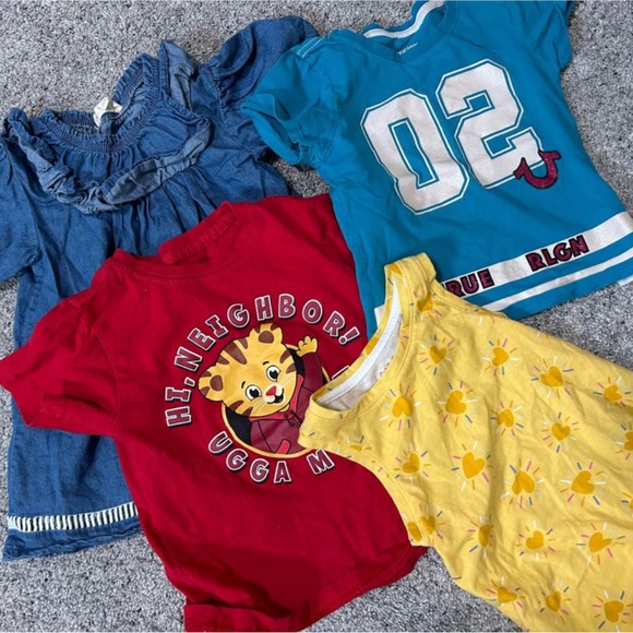 SOLD  Toddler 4T clothes large bundle - Picture 6 of 7